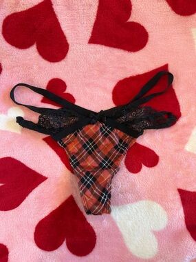 Women’s thong panties